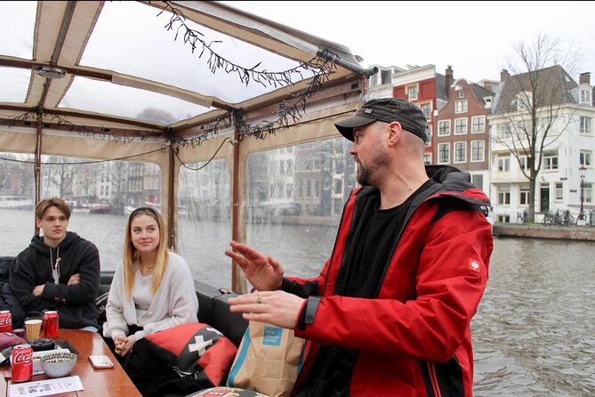 Luxury Amsterdam Canal Cruise – Unlimited Cocktails Included (1H) - What the guides add to the hour