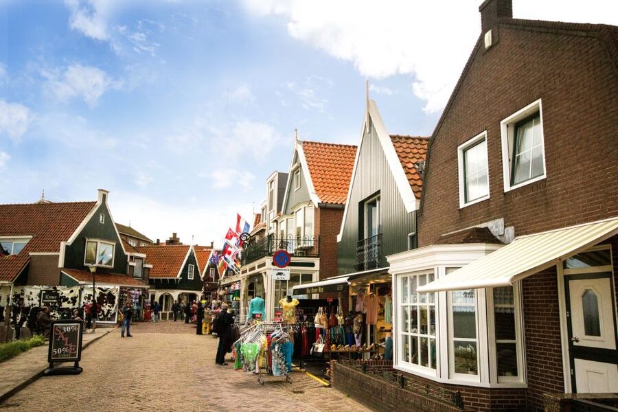 Marken, Volendam and Edam: Private Full-Day Tour - Seasonal details that can change the day