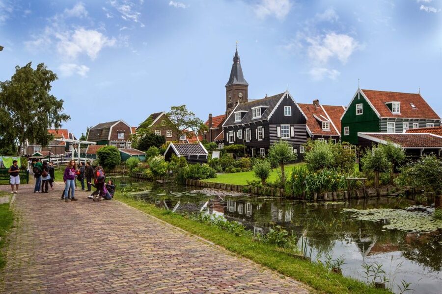 Marken, Volendam and Edam: Private Full-Day Tour - Returning to Amsterdam by local bus