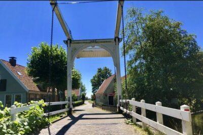 Off the beaten paths Dutch Country Side Private Tour in Jaguar