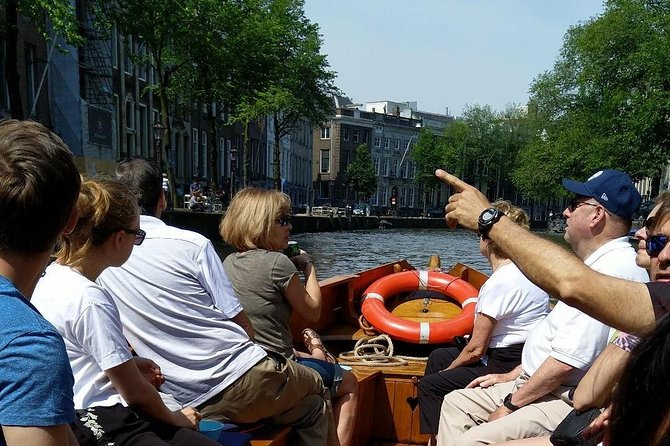Open Dutch Boat! Silent electric drive. Nice cosy boat ride... - Bringing drinks and snacks aboard