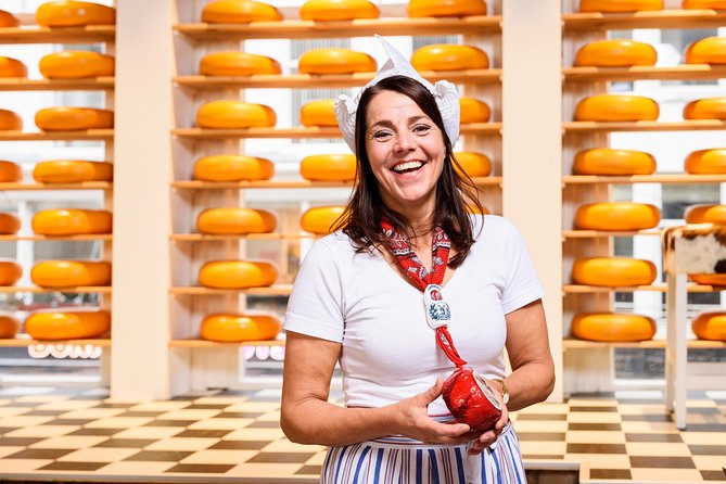 Premium Cheese Tasting with Wine and Beer Pairing - Pairing cheese with beer, wine, or port