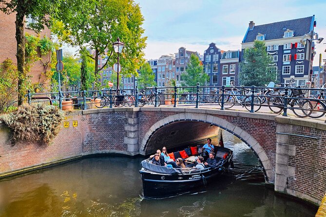 Private 90 Minute Amsterdam Canal Belt Exploration Cruise - Key points before you book