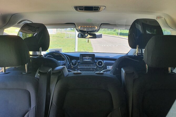 Private Airport Transfer to or from Schiphol Airport - The ride from Amsterdam to Schiphol