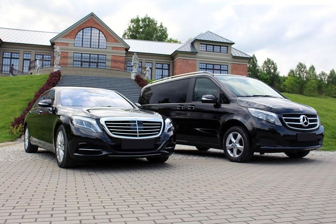 Private Amsterdam Departure Transfer to AMS Schiphol Airport - What the Driver Adds to the Experience