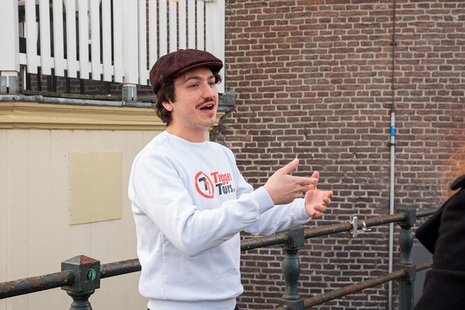 Private Amsterdam Red Light District and Food Tour (TOP RATED) - Chinatown and Amsterdam’s narrowest street