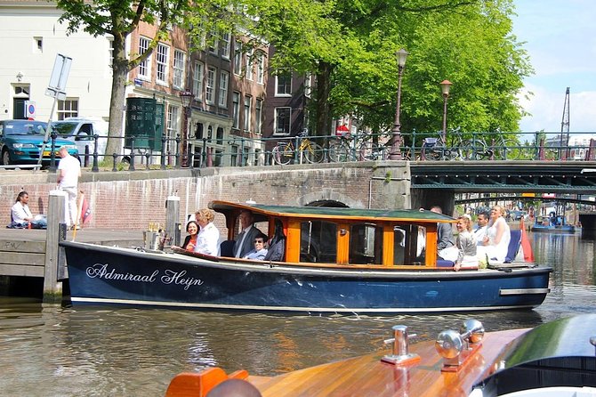 Private boat tour on a electric saloon boat - Is the $515.88 group price good value?