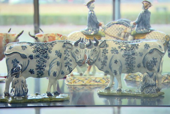 Private Day Tour: Rotterdam, Delft & The Hague From Amsterdam - Lunch and people-watching at Markthal