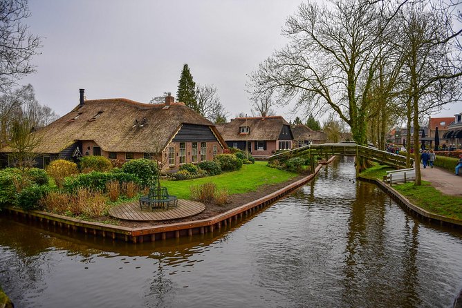 Private Daytrip Giethoorn and Windmills of Zaanse Schans from Amsterdam - Who should book this day trip?