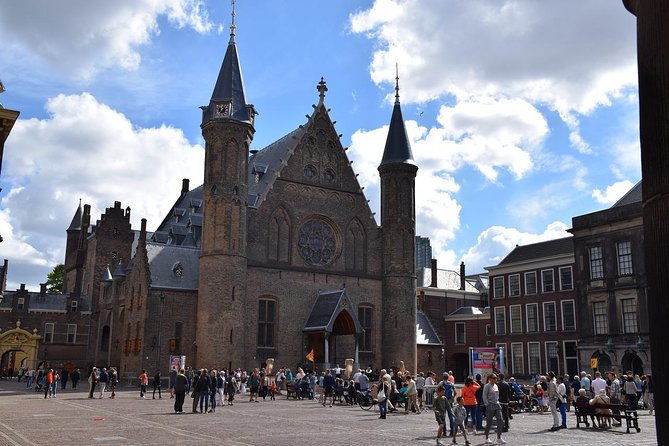 Private Delft and The Hague Tour incl. Madurodam from Amsterdam - Royal Delft and the craft behind Delft Blue