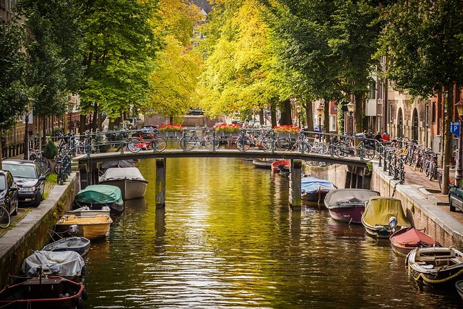 Private departure transfer from Amsterdam to Schiphol Airport (AMS) - Why a private ride makes sense at the end of an Amsterdam trip