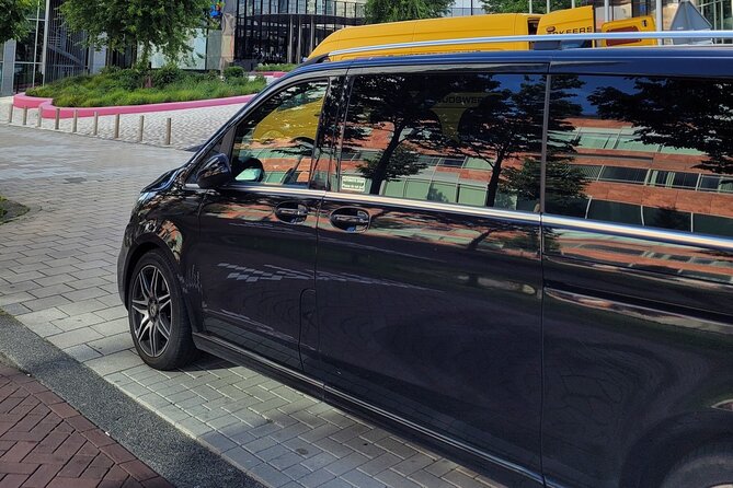 Private Departure Transfer: Schiphol Airport Amsterdam - Vehicle age, comfort, and group size
