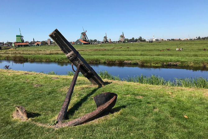 Private Excursion to Zaanse Schans, Edam, Volendam and Marken - Volendam: harbor views and practical lunch advice
