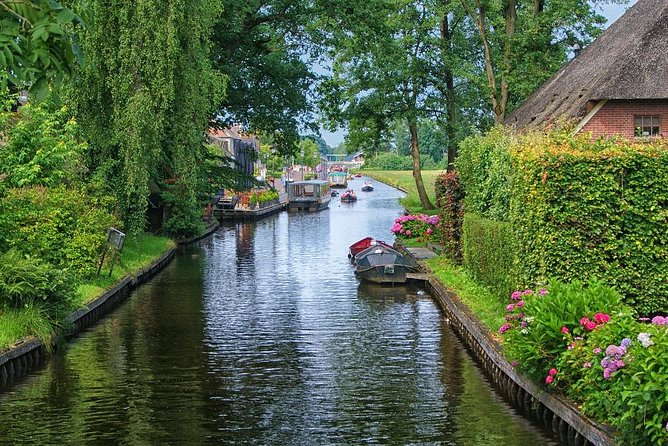 Private Giethoorn & Zaanse Schans Windmills Sightseeing Tour from Amsterdam - Molen De Kat and the story of Dutch paint