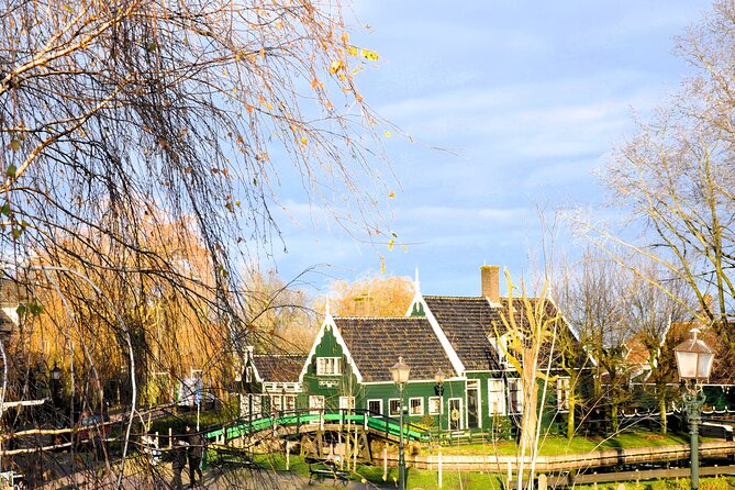 Private Guided Keukenhof Gardens and Zaanse Schans Tour - Seeing how a clog is made