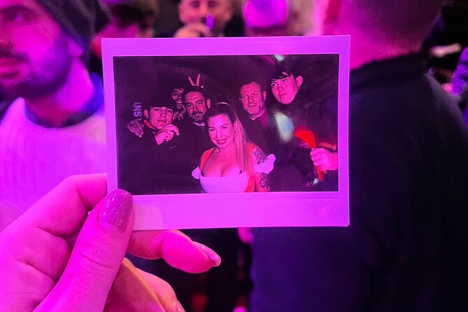 Private Hostess Bar Tour in Amsterdam Red Light District (3h) - Who should book this private tour?