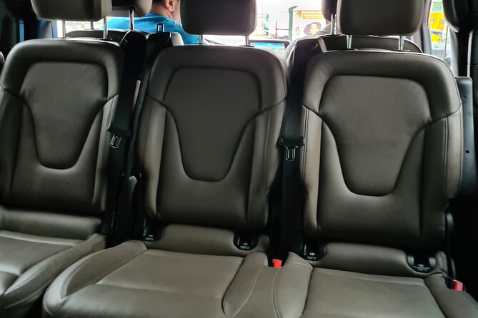 Private Minivan transfer to Rotterdam - Booking details that deserve attention