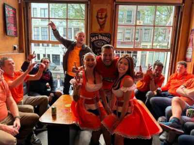 Private Red Light Tour City Center with Beer Maid Guide