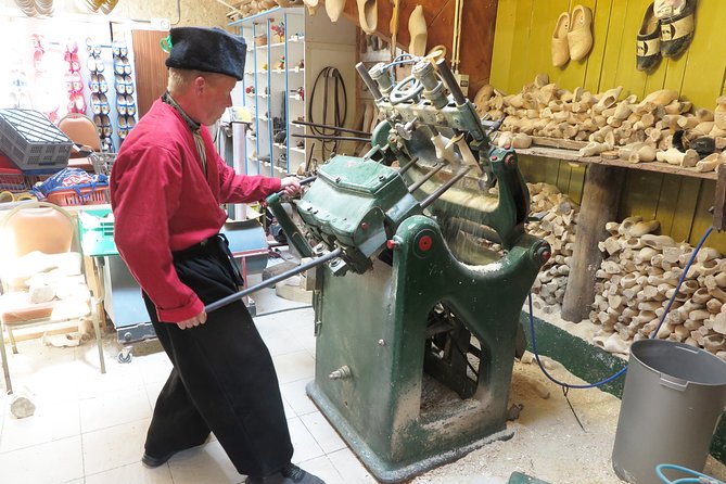 Private Tour of Simonehoeve Cheese Farm and Clog Factory - Should you book the Simonehoeve tour?