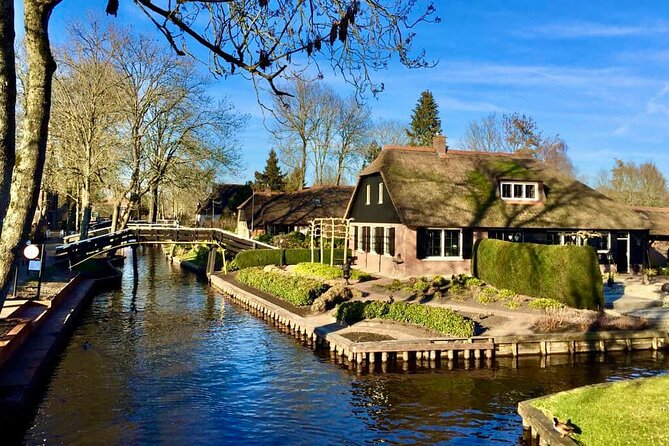 Private Tour to Giethoorn with boat and Zaanse Schans windmills - Why the private format matters at six hours