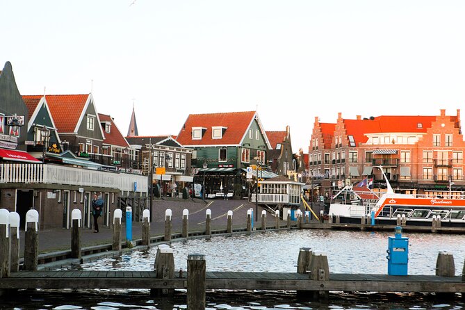 Private Tour to Zaanse Schans, Volendam, and Marken - Volendam: lunch by the old harbor