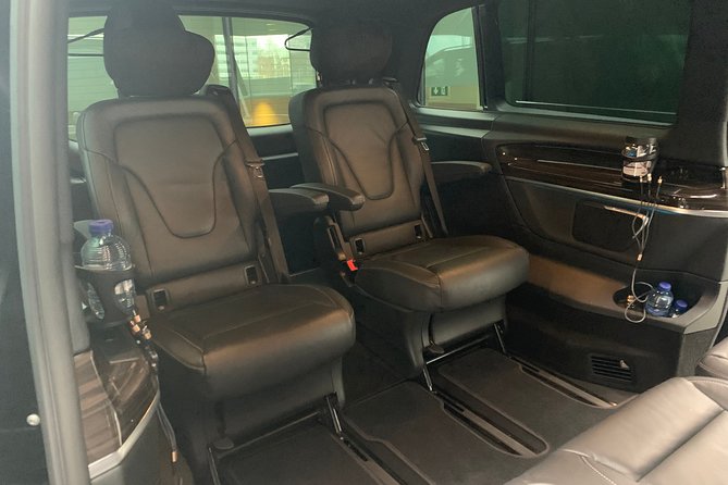 Private Transfer from Amsterdam to the Cruise Port in Rotterdam - The one-hour road trip to Rotterdam