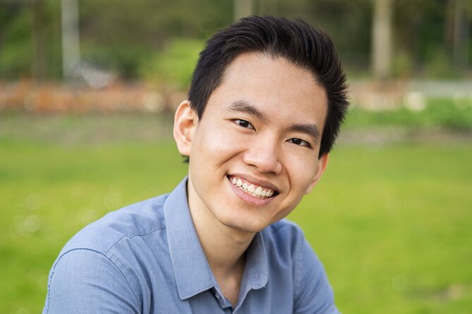 Professional Tinder Photo Session in Amsterdam - The photography style: natural, useful, and personal