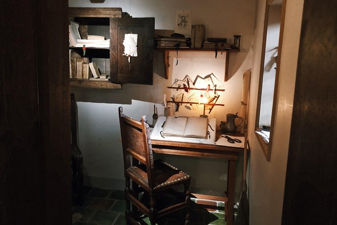 Rembrandt House & Neighborhood Exclusive Guided Walking Tour - Why the walk makes Rembrandt’s house more meaningful