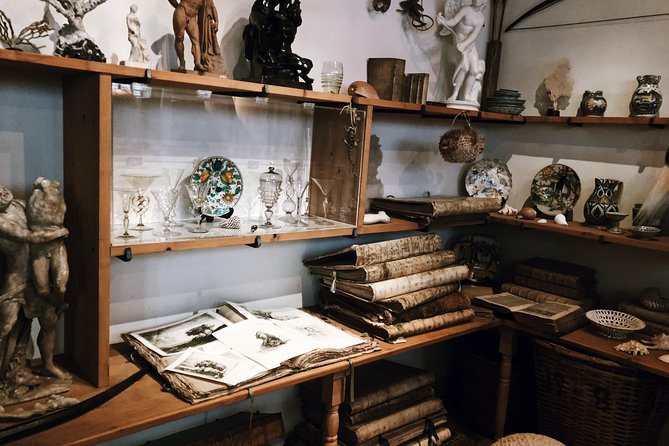 Rembrandt House & Neighborhood Exclusive Guided Walking Tour - Inside Rembrandt’s House on Jodenbreestraat
