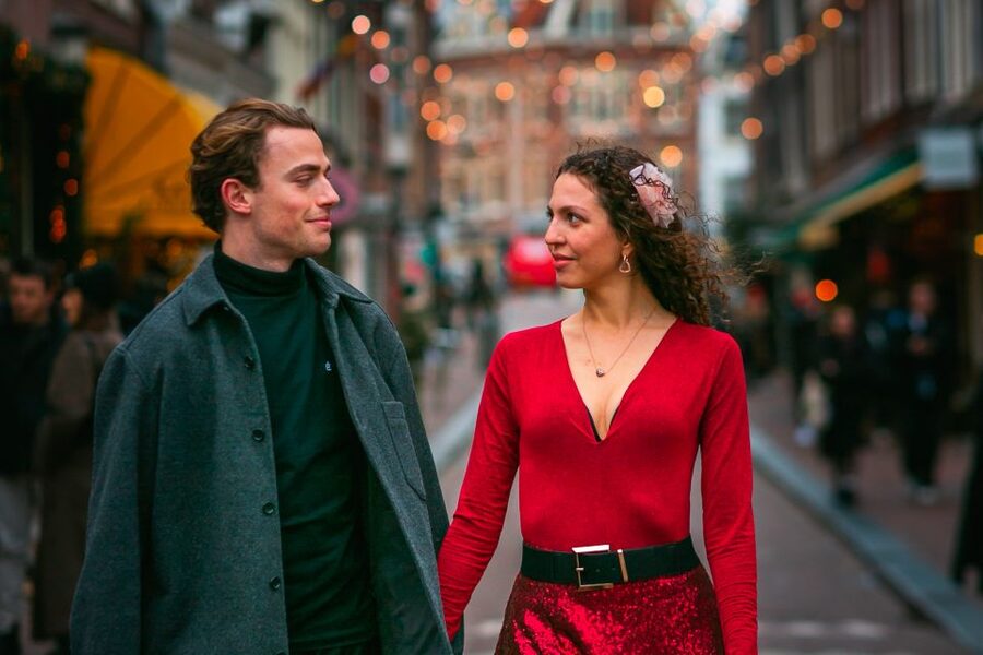 Romantic Photoshoot Experience for Couples in Amsterdam - What happens during the 45-minute photo stop