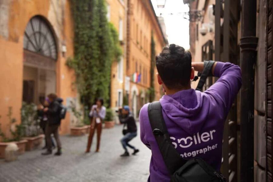 Romantic Photoshoot Experience for Couples in Amsterdam - Receiving your photographs after the walk