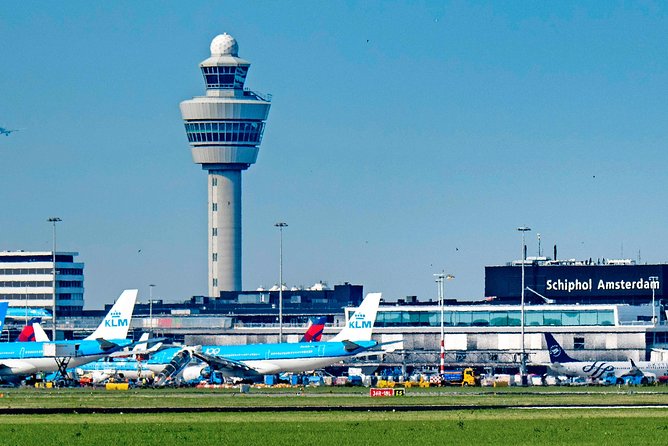 Roundtrip Transfer Schiphol - Amsterdam - The ride into Amsterdam takes 30 to 45 minutes