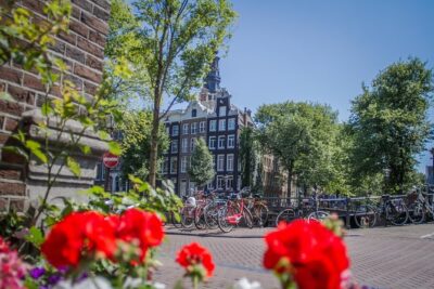 Secrets of Amsterdam Walking Tour plus Dutch Sweets Tasting