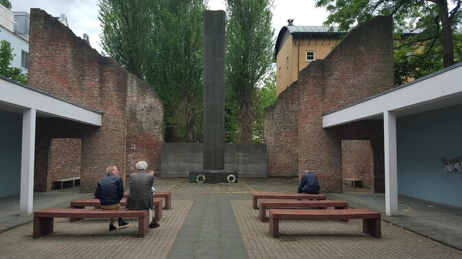 Self-Guided Audio Tour Holocaust Series: The Jewish Quarter - A serious walk through Amsterdam’s Jewish Quarter