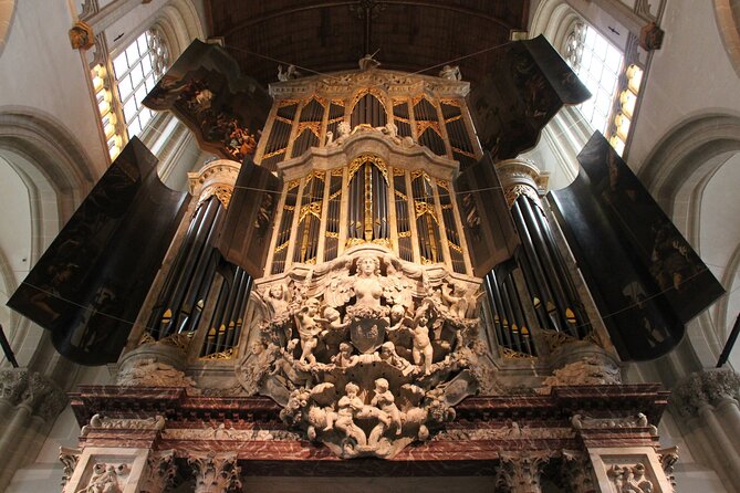 Skip-the-line Royal Palace of Amsterdam Private Guided Tour - Nieuwe Kerk and its changing exhibitions