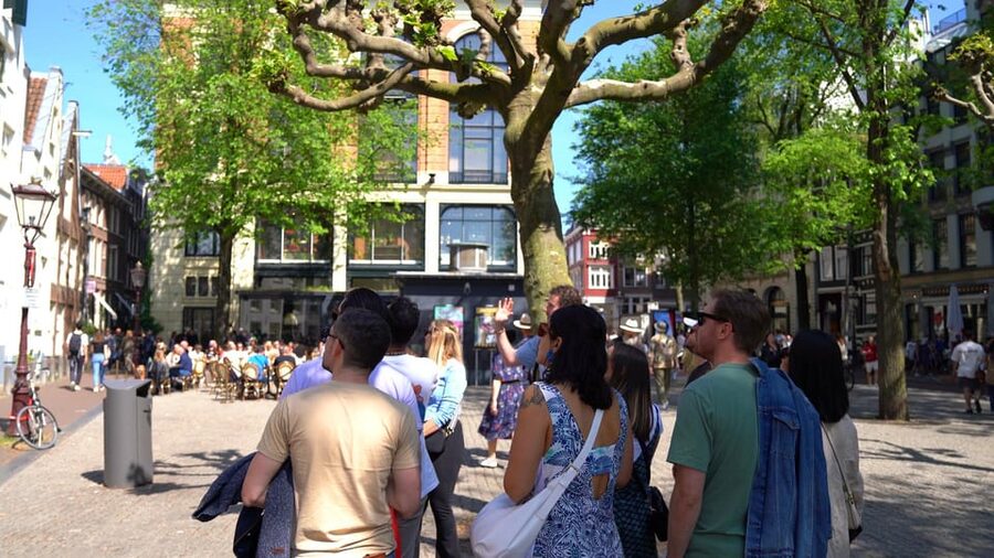 Skipping Lines & Sipping Beers: A History Tour of Amsterdam - Booking details that matter