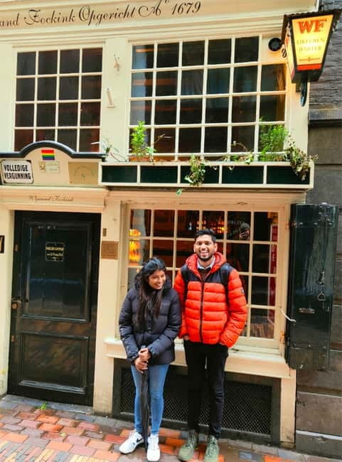 Skipping Lines & Sipping Beers: A History Tour of Amsterdam - Who will get the most from this tour