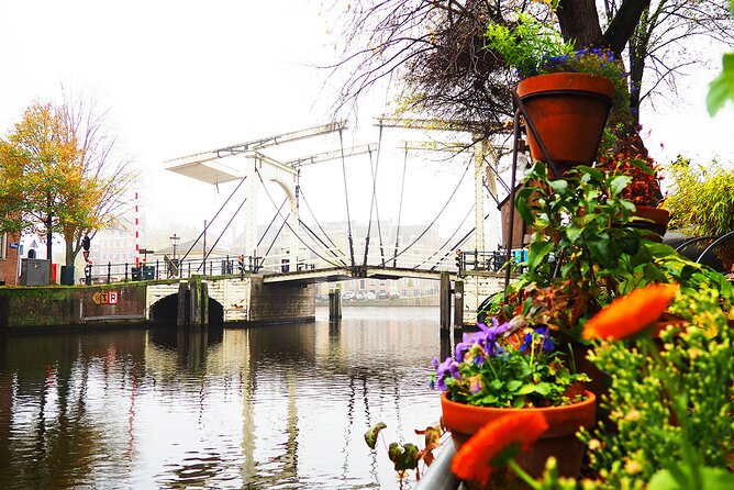 Small Group Hidden Gems Tour in Amsterdam - De Burcht and the power of diamond workers
