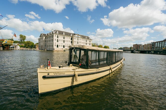 Small-Group Luxury Canal Cruise with Local Skipper - What the 90-minute length really gives you