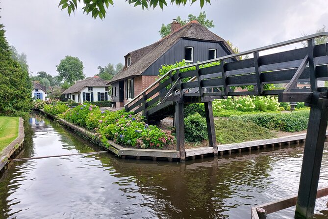 Small-Group Tour to Windmills & Giethoorn with boat tour - Should you book it?