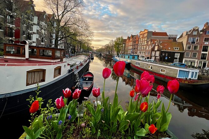 Small Group Walking Tour in Amsterdam with Friendly and Fun Guide - Begijnhof and a quieter Amsterdam