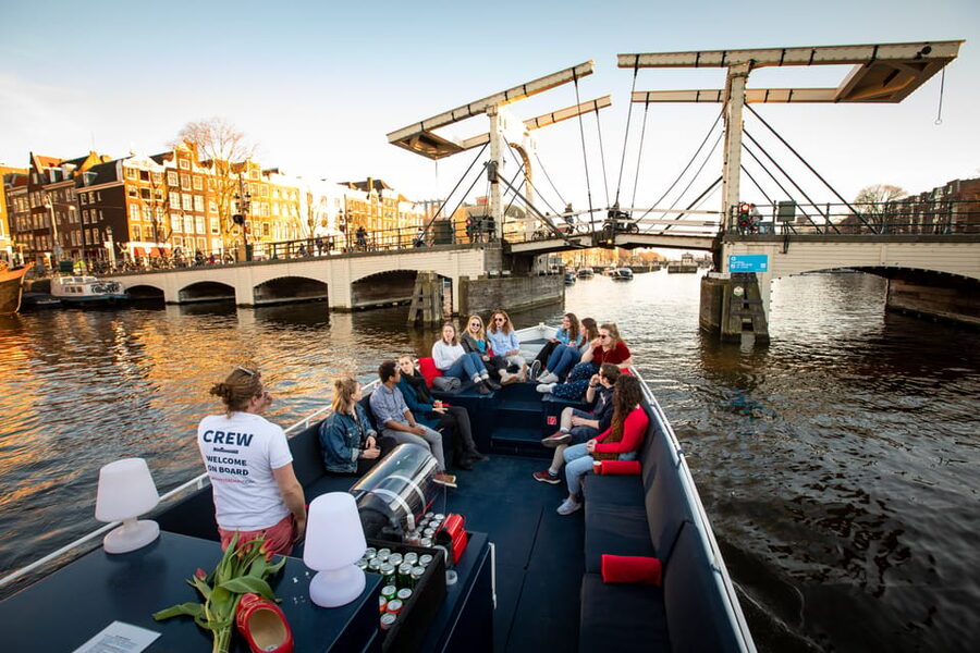 Small-Group Walking Tour with Amsterdam Canal Cruise - The Jewish Quarter and Zuiderkerk