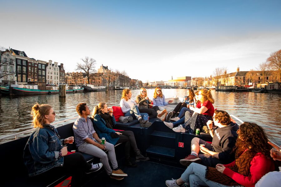 Small-Group Walking Tour with Amsterdam Canal Cruise - Begijnhof and the Flower Market