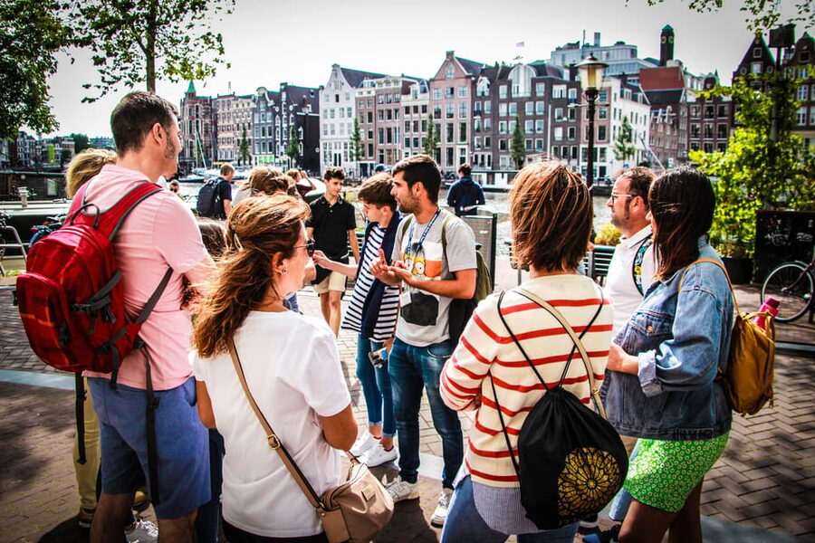 Small-Group Walking Tour with Amsterdam Canal Cruise - The Break Between Walking and Cruising