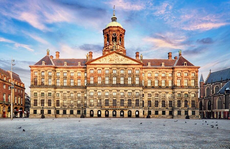 The True Story of Anne Frank's Diary Private Guided Tour - The Old Town and Anne Frank’s view from hiding