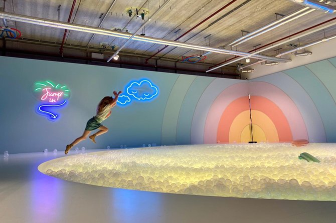 The Upside Down Museum Amsterdam Admission Ticket - A few ways to get better pictures