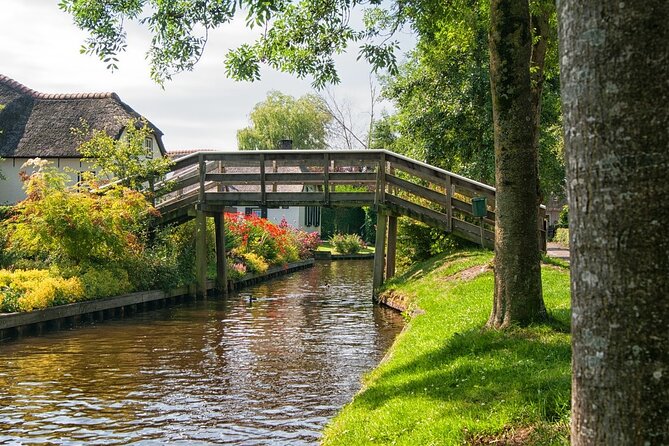 Tour to Giethoorn and Keukenhof Tulip Fields from Amsterdam - Should you book this private tulip and Giethoorn tour?
