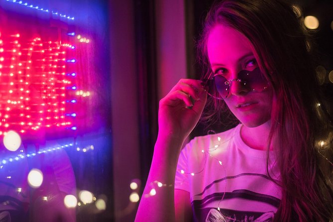Vacation Night Photoshoot & Tour in Amsterdam - Walking through the Red Light District after dark