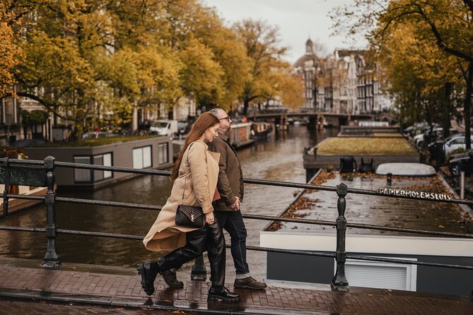 Vacation Photoshoot & Tour in Amsterdam - Clothing, Makeup, and Practical Preparation