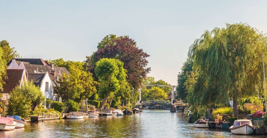 Vecht River: Full-day Cruise with Lunch - Cruising from Maarssen toward Zuylen Castle